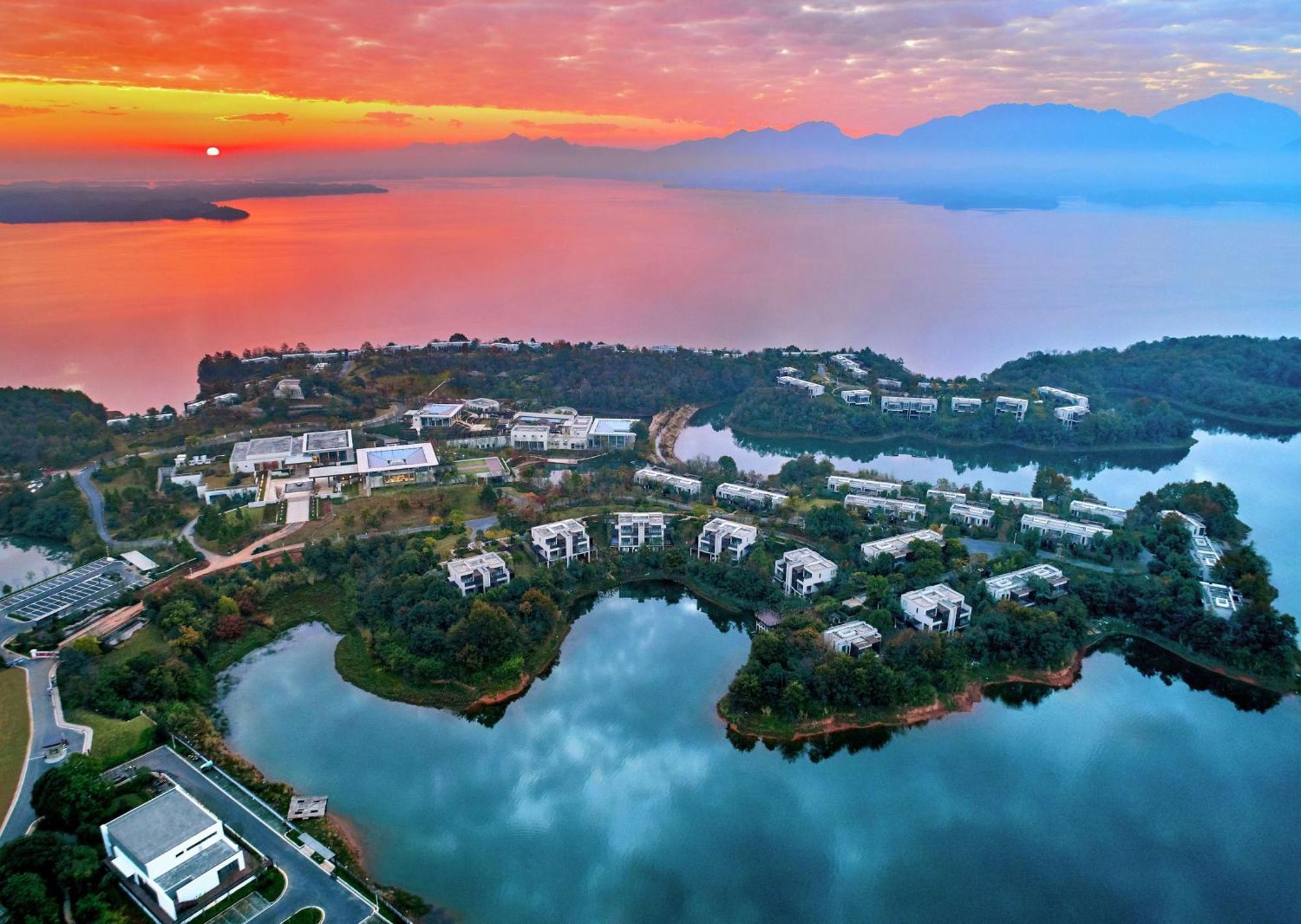 Lushan West Sea Resort, Curio Collection By Hilton Jiujiang  Extérieur photo